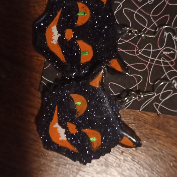 Atomic Lucite Black Cat earrings - Picture 3 of 6